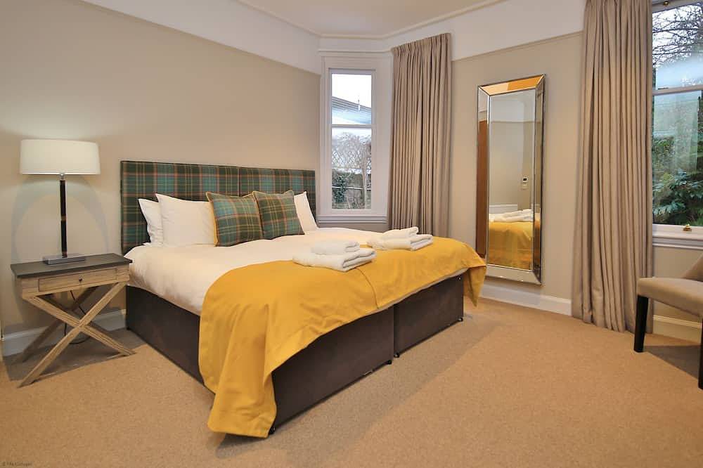 Stunning, luxury three bedroomed cottage hidden in the heart of St Andrews in St Andrews, Fife region