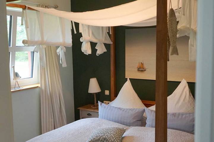 Ferienwohnung für 3 Personen, mit Sauna und Garten sowie Terrasse, mit Haustier in Altenkirchen - 2