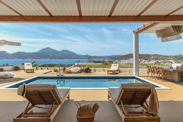 Villa pour 4 personnes, avec vue ainsi que jardin et piscine dans Milos - 2