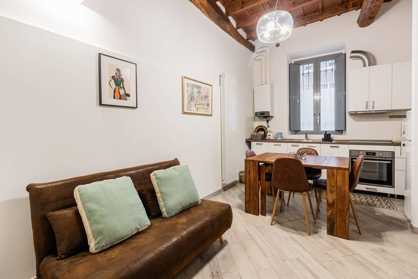 Appartamento intero, Moderno loft nel cortile di un casale storico in Corsico, Provincia di Milano