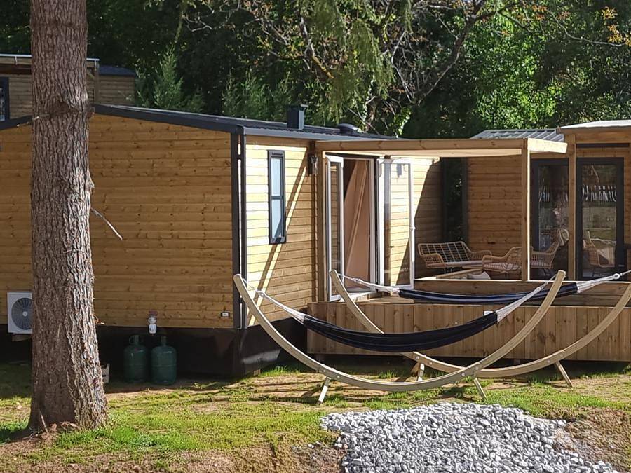 Camping Sunelia - Le Sequoia - Mobilheim 10 personen - Sunelia Luxe 65m² 5 Schlafzimmer - Klimatisiert in Payrac, Quercy