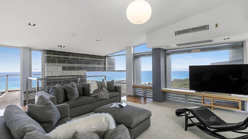 Holiday home for 18 people, with balcony in Great Ocean Road