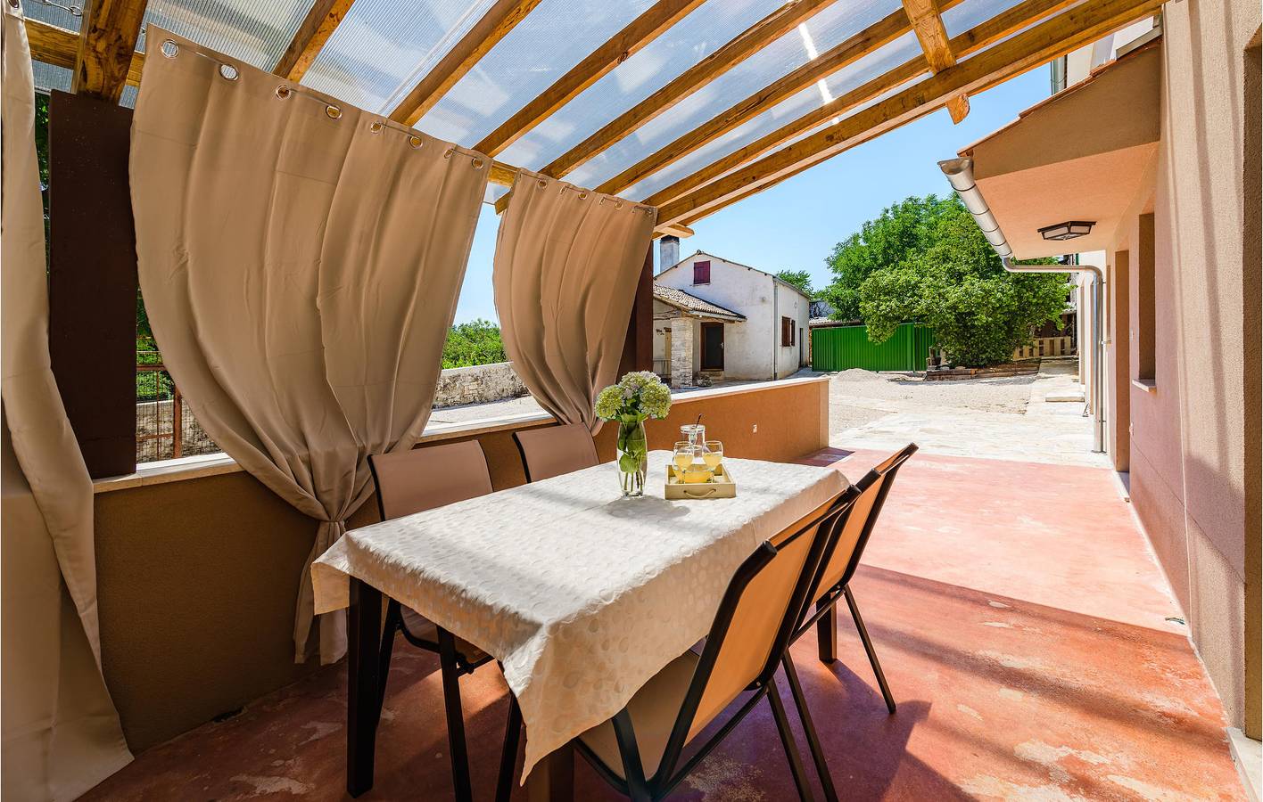 Ferienhaus für 6 Personen mit Terrasse in Pazin, Zentralistrien