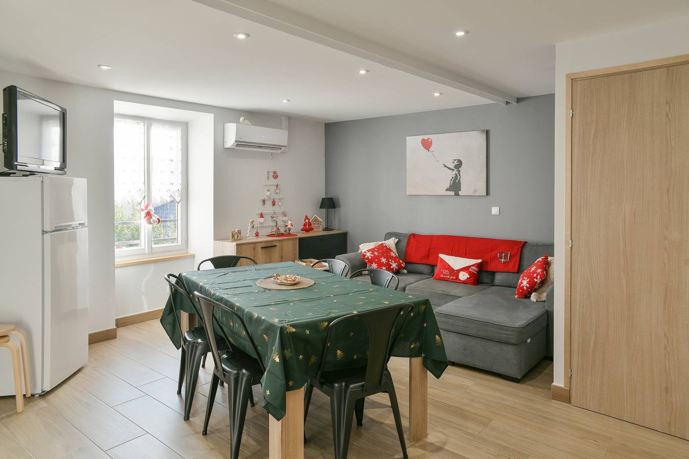 Maison de vacances 'La Source Du Bonheur' avec vue sur les montagnes, Wi-Fi et climatisation in Saint-Pierre-d'Albigny, Région de Chambéry