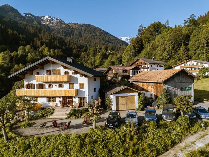 Ferienwohnung für 8 Personen, mit Balkon und Terrasse sowie Garten und Sauna