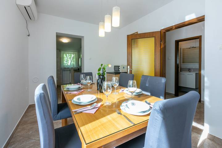 Ferienhaus für 6 Personen, mit Garten in Sveta Jelena