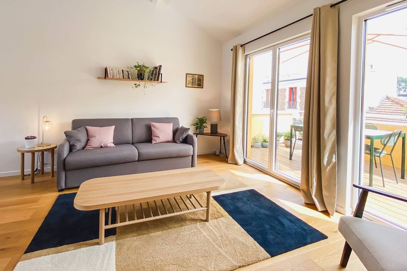 Appartement entier, Beau duplex rénové avec balcon in Montreuil, Seine-Saint-Denis