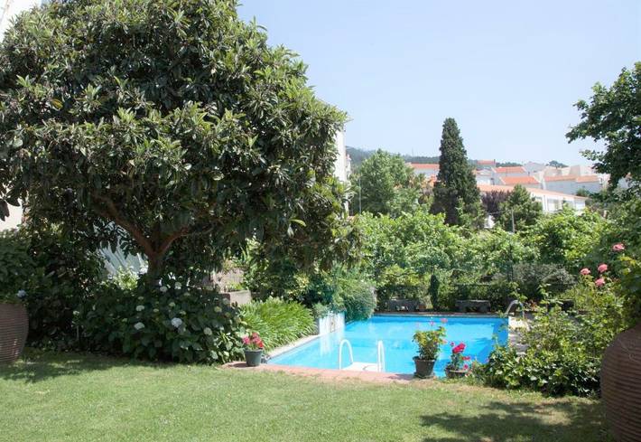 Bed and breakfast para 2 pessoas, com piscina e jardim em Manteigas
