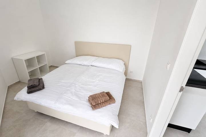 Ganze Wohnung, 2 room Apartment with AC, Vienna Gate 4 in Bratislava, Bratislava und Umgebung