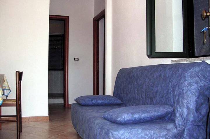 Ganze Wohnung, Apartment 300 meters from the beach in villa of the Olives and Roses in Orosei, Golf von Orosei