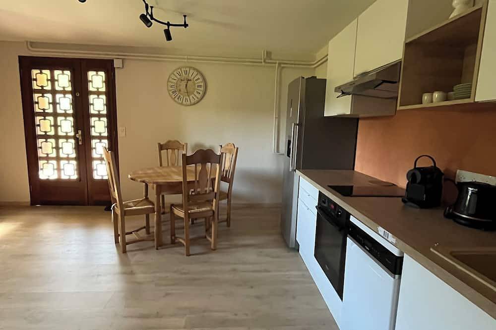 Appartement entier, T2 avec jardin privatif, parking sécurisé et cadre paisible proche centre-ville in Gap, Région de Gap