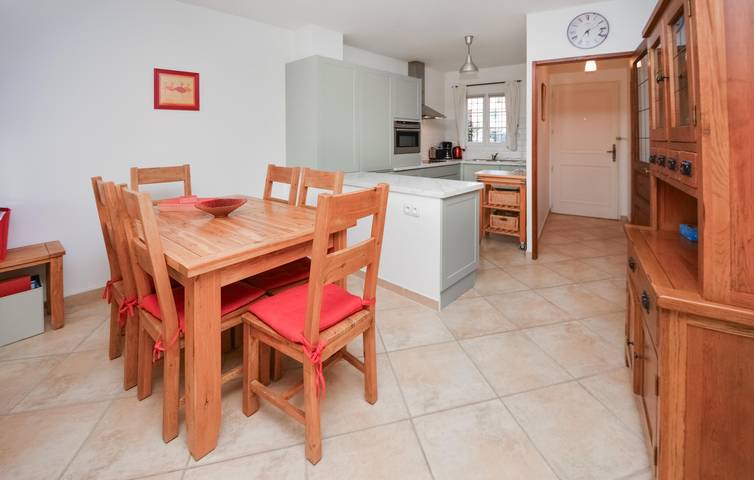 Appartement aéré avec terrasse et parking, Aigues-Mortes in Aigues-Mortes, Côte d'Améthyste