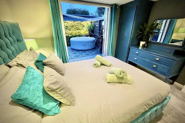 Appartement entier, A Hidden Gem With Private Hot Tub and Garden in Bournemouth, Angleterre du Sud-Ouest