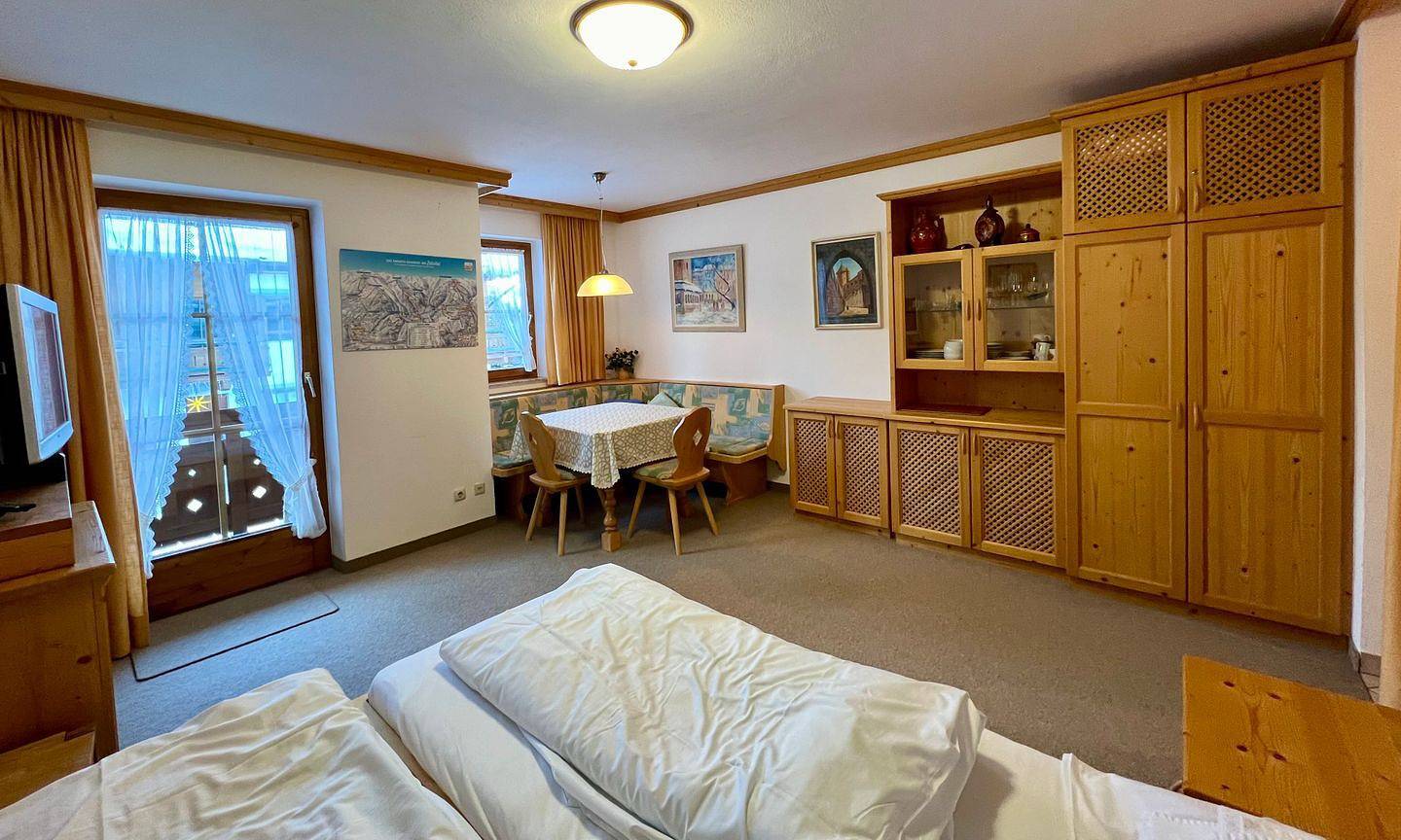 Ganze Wohnung, Gemütliches Apartment mit Bergblick, Sauna und Pistennähe in der Zillertal Arena in Hochkrimml, Krimml