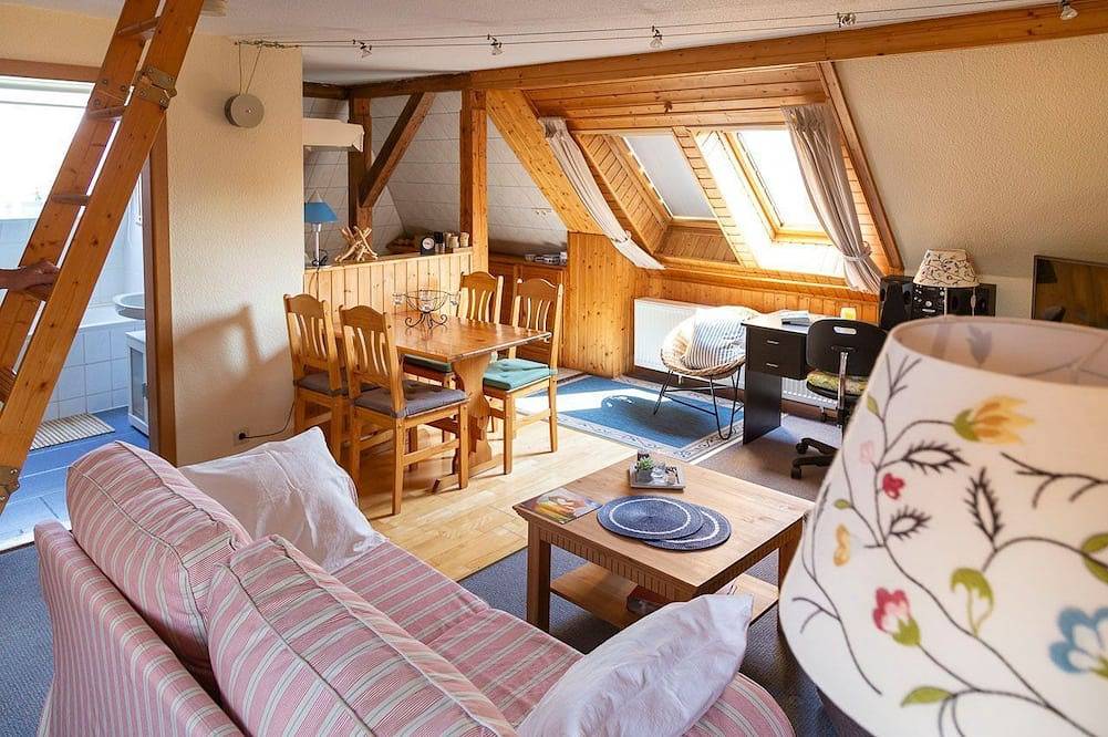 Ganze Wohnung, Ferienwohnung Dachgeschoss im Wohnhaus ** - Ferienwohnungen Moritz in Güstrow, Mecklenburgische Seenplatte