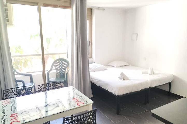 Ganze Wohnung, Studio-126-Ensuite mit Bad-Gartenblick in Juan-les-Pins, Antibes