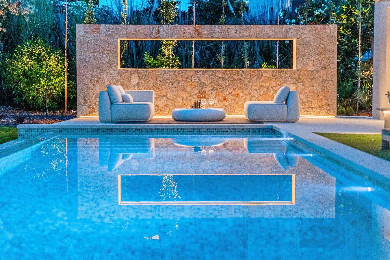 Villa 'Gotmar Beach Is A Modern' avec piscine privée, Wi-Fi et climatisation in Port de Pollença, Pollença