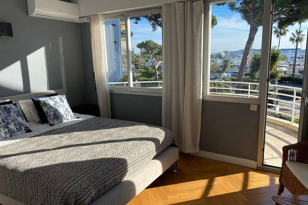 Villa in Golfe Juan am Strand und Yachthafen in Golfe-Juan, Vallauris