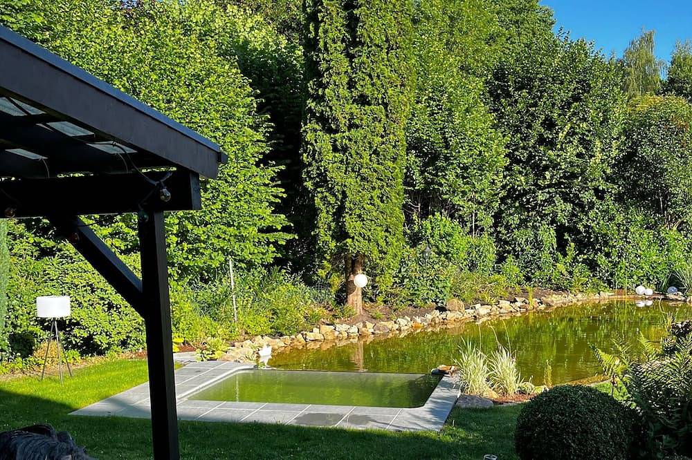 Ganze Wohnung, Ferienwohnung mit Whirlpool und Sauna im Außenbereich in Horn-Bad Meinberg, Kreis Lippe