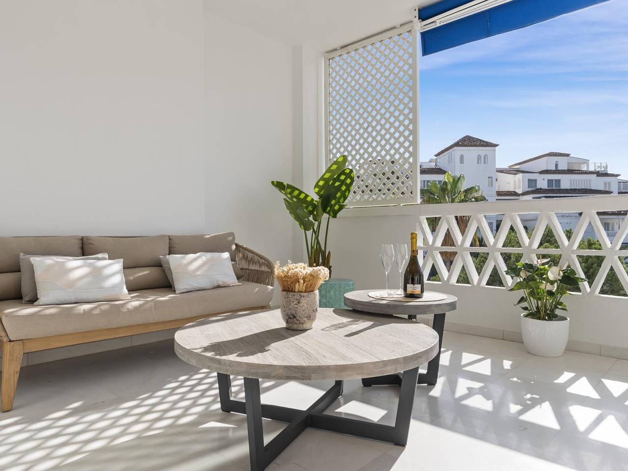 Entire holiday apartment, Apartment in Las Gaviotas for 6 people | 1-209 in Medina Gardens, Marbella