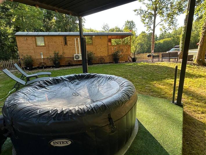 Camping pour 2 personnes, avec jardin ainsi que vue et terrasse dans l' Eure - 2