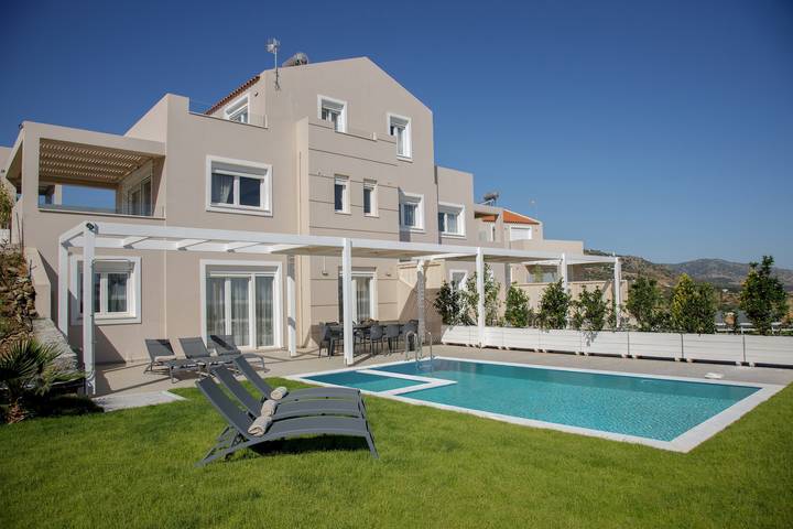 Villa für 8 Personen, mit Garten und Pool