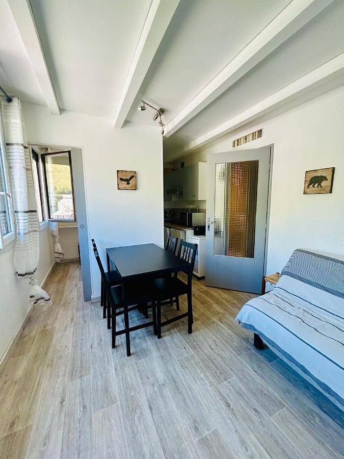 Gîte pour 4 personnes, avec vue dans Office De Tourisme De Saint Francois Longchamp - 4