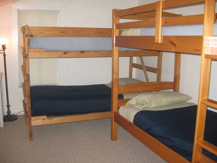 Vacation rental for 8 people, with balcony and yard in Ludlow