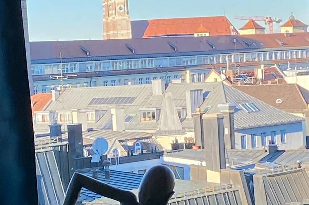 Entire apartment, Munich Best Location - Top Floor Apartment - Great Views in Munich Isarvorstadt, Munich