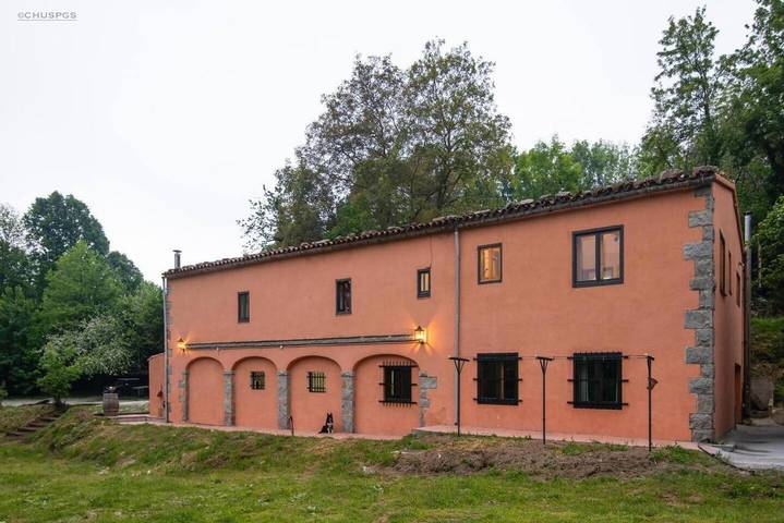 Casa rural para 15 personas, con Terraza y Jardín en Valles Oriental