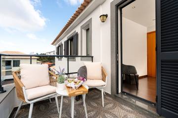 Gîte pour 5 personnes, avec balcon dans Estreito da Calheta