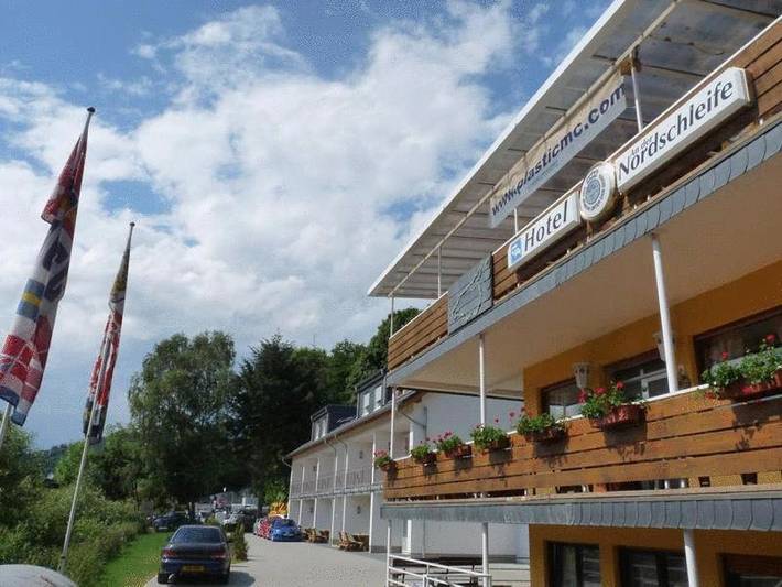 Ferienhaus für 17 Personen, mit Terrasse in Adenau