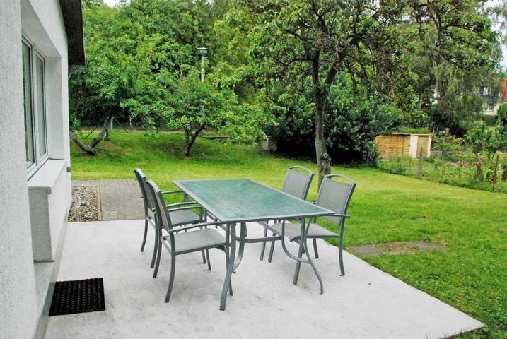 Bungalow für 4 Personen, mit Terrasse und Garten sowie Ausblick
