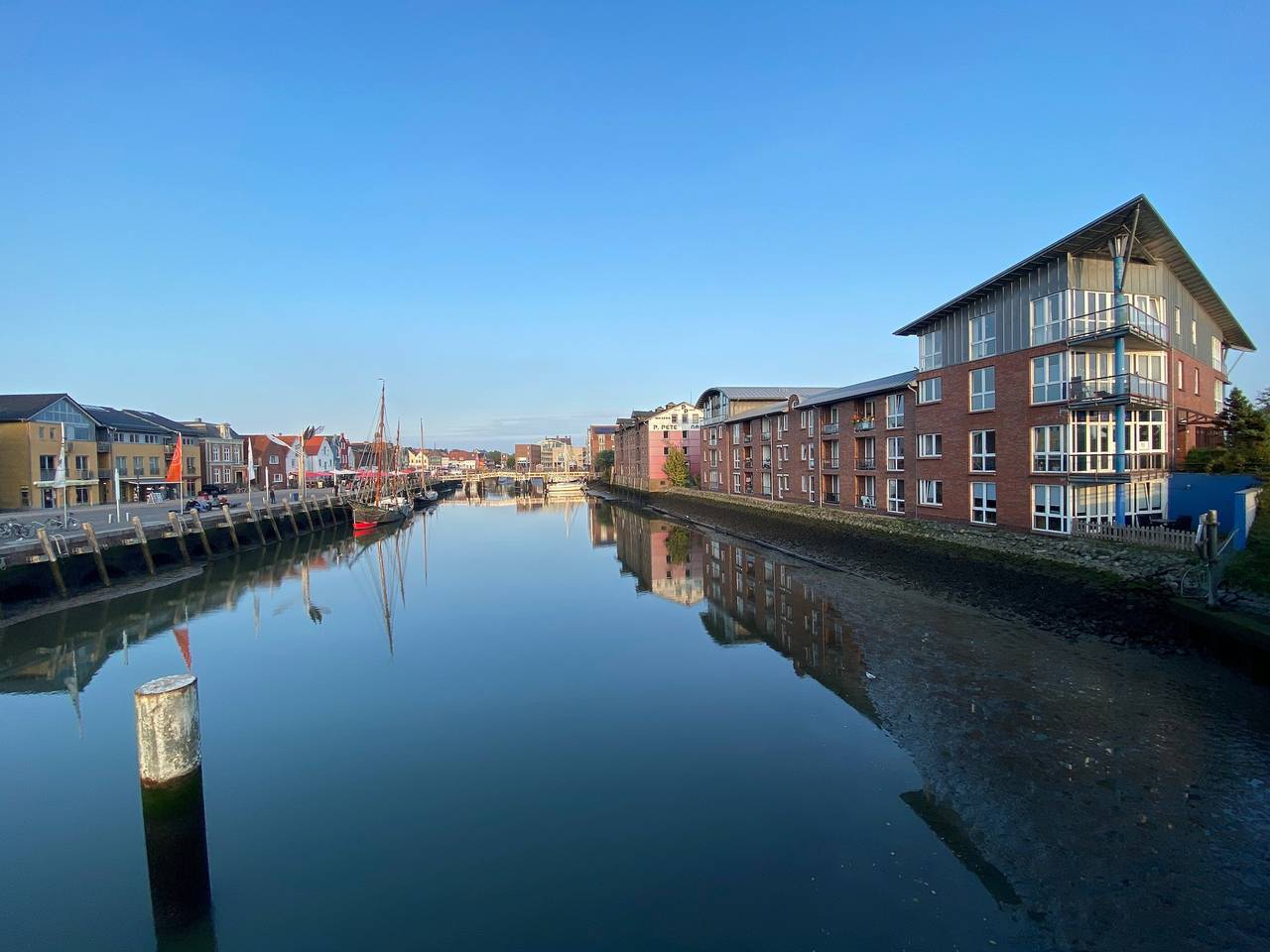 Ganze Wohnung, Ferienwohnung 'Simmerdeis Am Hafen' mit Balkon und Wi-Fi in Husum Hafen, Husum