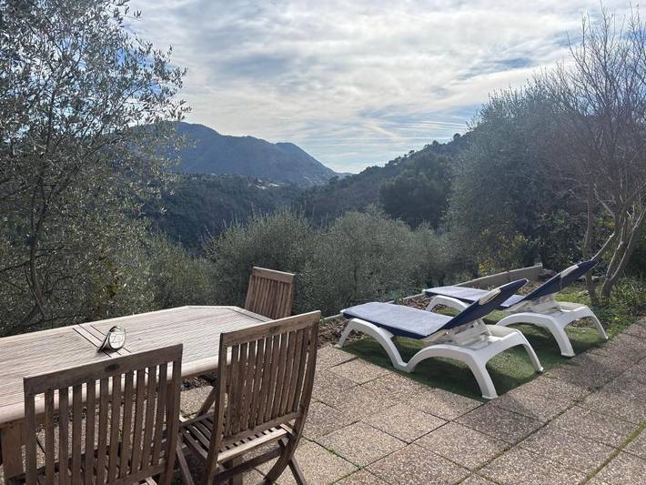 Gîte pour 2 personnes, avec vue et jardin à Levens - 2