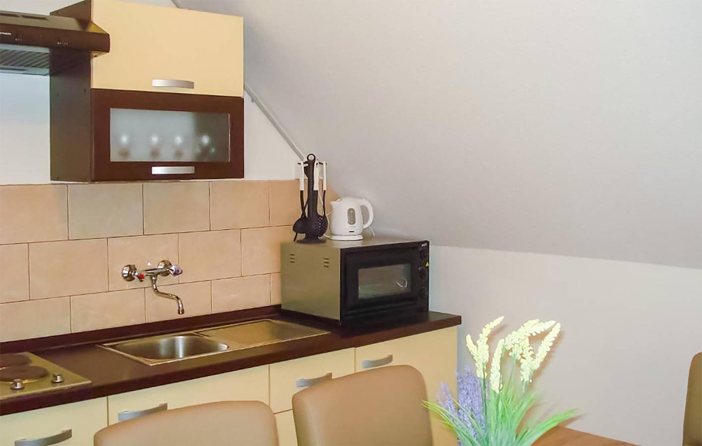 Gemütliche 2-Zimmer-Wohnung mit Pool, in der Nähe des Flusses Korana und von Smoljanac in Smoljanac, Lika-Senj