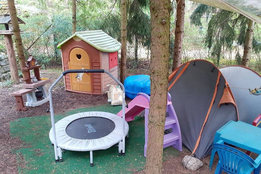 Ferienhaus Waldoase  für 2 - 3 Personen, freistehend auf eingezäuntem Grundstück in Fichtenwalde, Beelitz