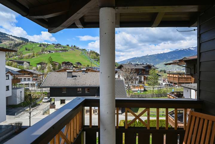 Ganze Wohnung, Ski & Golf Suite 25: balcony, Maiskogel View in Hohe Tauern, Kaprun