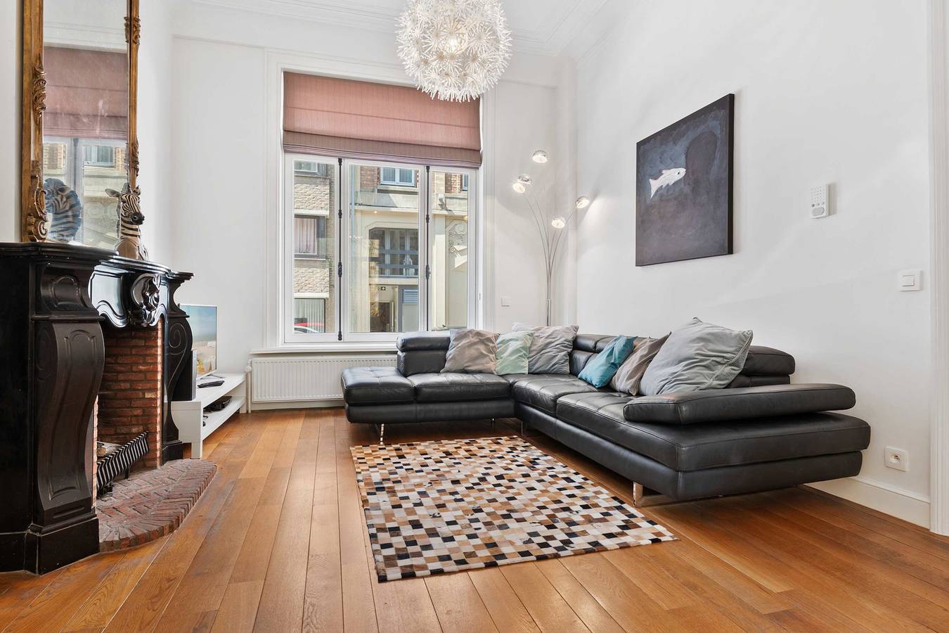 Grand Ostend townhouse with sauna near the sea in Oostende stadt, Oostende
