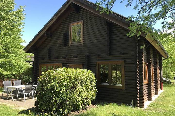 Ferienhaus für 11 Personen, mit Sauna und Terrasse sowie Garten am Silbersee