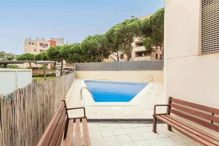 Apartamento para 5 personas, con jardín en Fenals