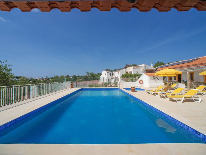 Casa de férias para 3 pessoas, com Terraço e Jardim e ainda Piscina infantil and Vista em Paderne