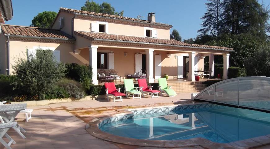 Cottage pour 10 personnes, avec terrasse ainsi que piscine et jardin à Saint-Michel-d'Euzet