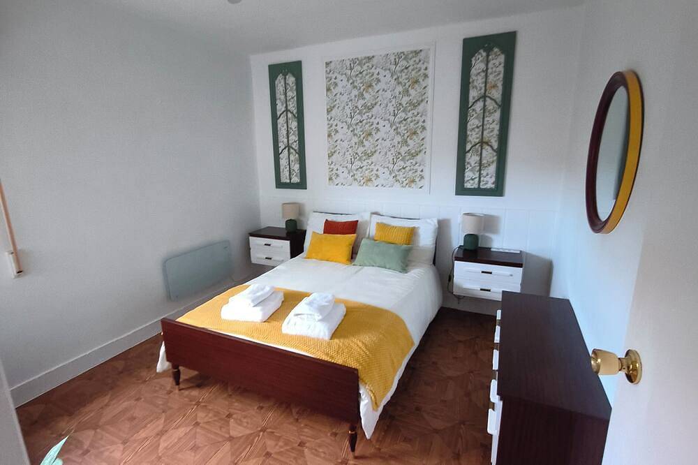 Entire apartment, Charming apartment in Vigo with views of the valley (pet friendly) in Vigo, Galician Coast