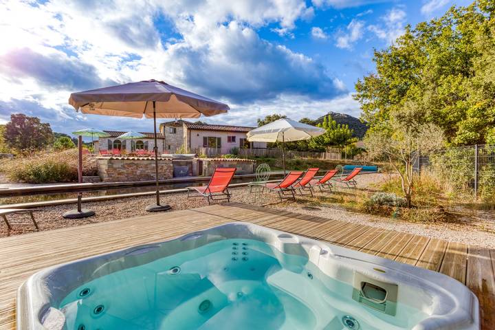 Maison de vacances pour 15 personnes, avec Jacuzzi et Jardin dans l' Hérault - 2