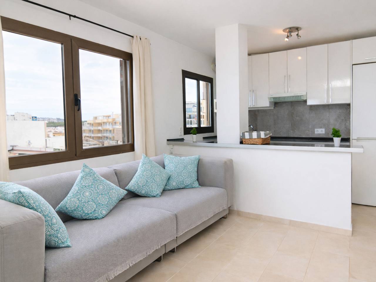 Entire apartment, Seafront apartment panoramic view - 4 guests in Can Picafort, Santa Margalida
