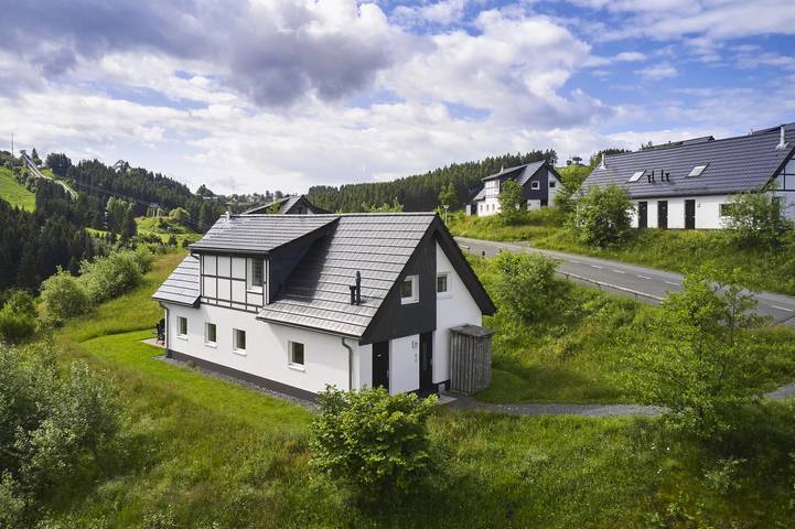 Ferienhaus für 12 Personen, mit Terrasse und Balkon/Terrasse in Nordrhein-Westfalen - 2