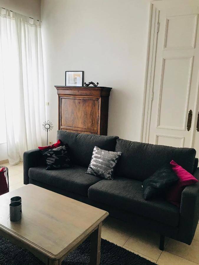 Appartement entier, One-Bedroom Apartment in Saint-Hubert, Région de Neufchâteau