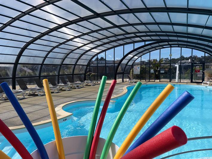 Camping pour 6 personnes, avec terrasse et piscine, animaux acceptés à Jullouville