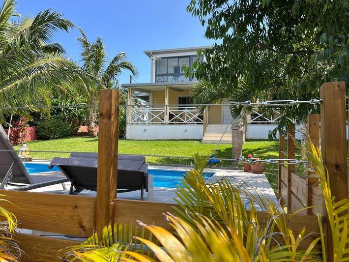 Gîte pour 5 personnes, avec vue et jardin ainsi que piscine et terrasse dans Vincendo - 4